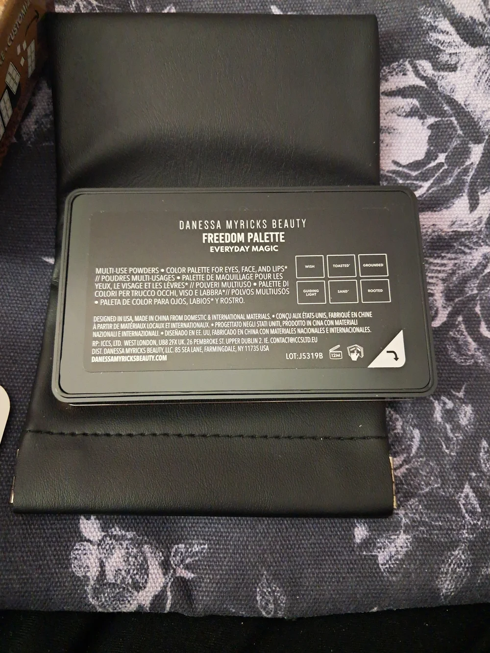 Danessa Myricks Beauty Freedom Palette Everyday Magic - Warm Brown & Gold